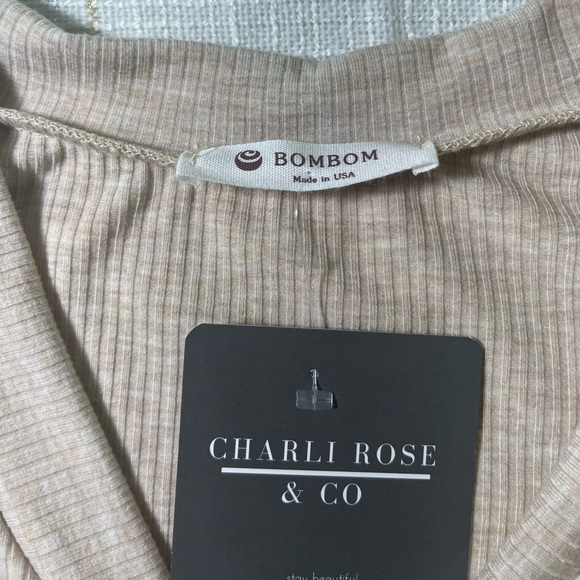 Bombom Ribbed Sleeveless V-Neck Top Cream Size Large Made in USA - Picture 4 of 9